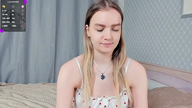 KerenFurguson online show from December 15, 7:18 pm