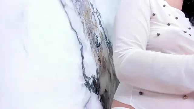 Snapshot of maraa_X chatting on November 17, 6:14 pm maraa X online show from November 17, 6:14 pm