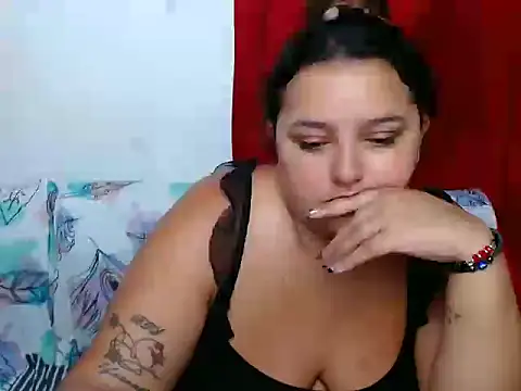 Snapshot of KeilyHall chatting on October 20, 10:16 am KeilyHall online show from October 20, 10:16 am