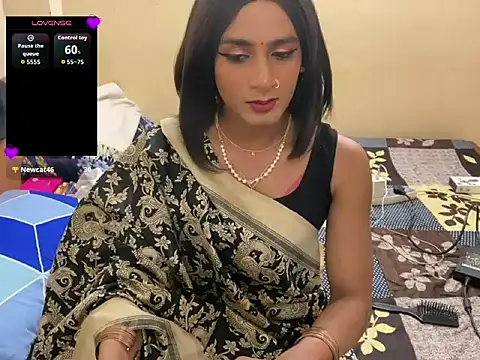 Snapshot of LuvLayla chatting on April 16, 8:31 pm LuvLayla online show from April 16, 8:31 pm