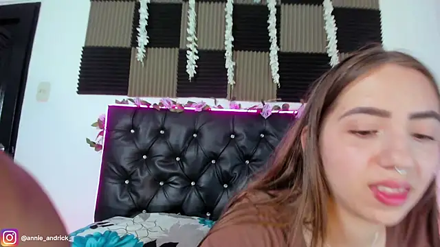 Snapshot of _leda_swan_ chatting on May 11, 2:45 pm leda swan online show from May 11, 2:45 pm