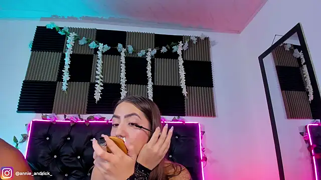 Snapshot of _leda_swan_ chatting on May 29, 11:19 am leda swan online show from May 29, 11:19 am
