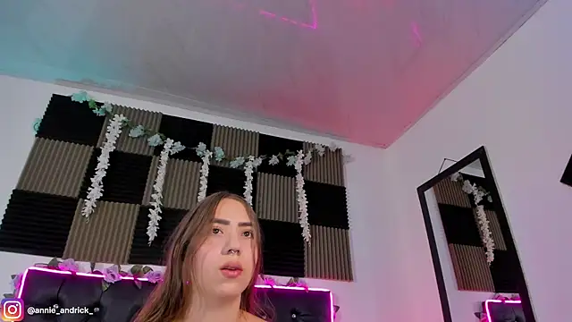 Snapshot of _leda_swan_ chatting on June 3, 10:07 am leda swan online show from June 3, 10:07 am