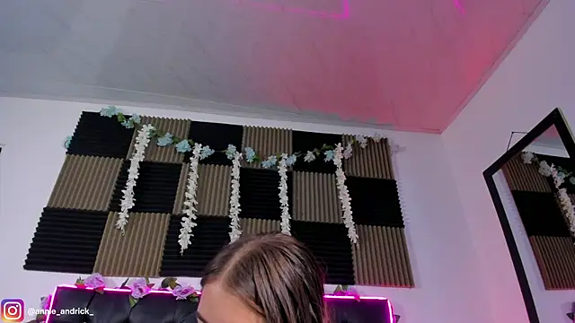 Snapshot of _leda_swan_ chatting on June 7, 10:08 am leda swan online show from June 7, 10:08 am