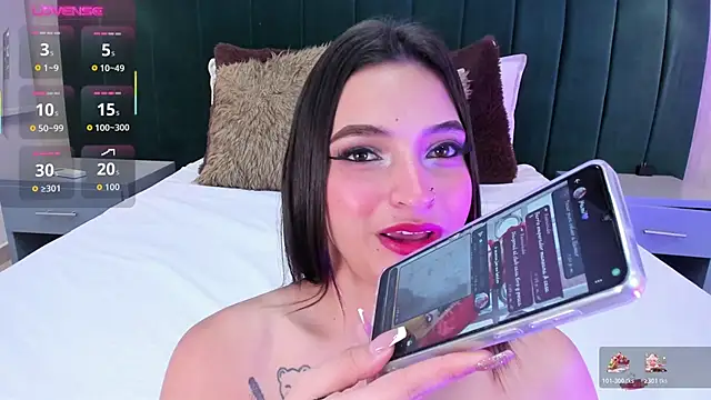 Snapshot of annie_clarkson chatting on November 14, 6:06 pm annie clarkson online show from November 14, 6:06 pm