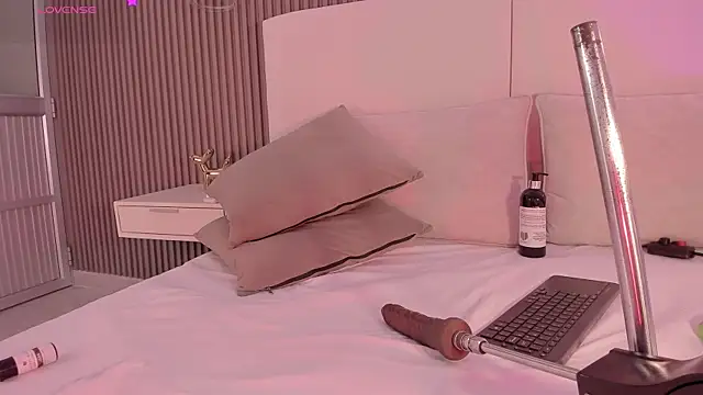 annie clarkson online show from July 15, 8:03 pm