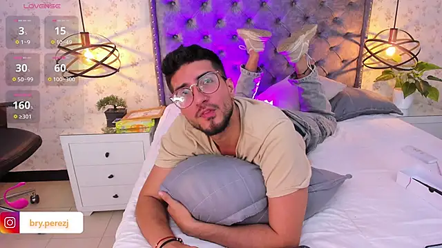 bryXonStorm online show from November 9, 3:43 pm