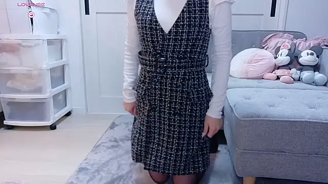 YURi luv online show from December 16, 12:10 pm