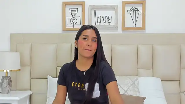 EbonyLudovica online show from December 21, 3:24 am