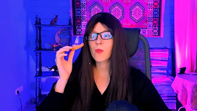 AliceWelch  online show from October 22, 12:16 pm