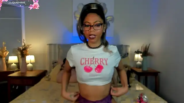 Snapshot of ChelseaQuinn chatting on May 5, 7:49 am ChelseaQuinn online show from May 5, 7:49 am