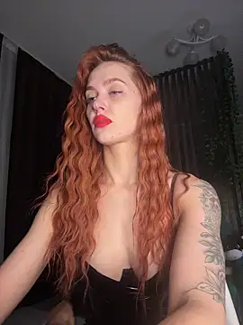 Snapshot of LittleFox___ chatting on April 3, 10:52 pm LittleFox online show from April 3, 10:52 pm