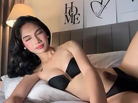 Snapshot of yourladycess_ chatting on March 6, 4:53 am yourladycess online show from March 6, 4:53 am