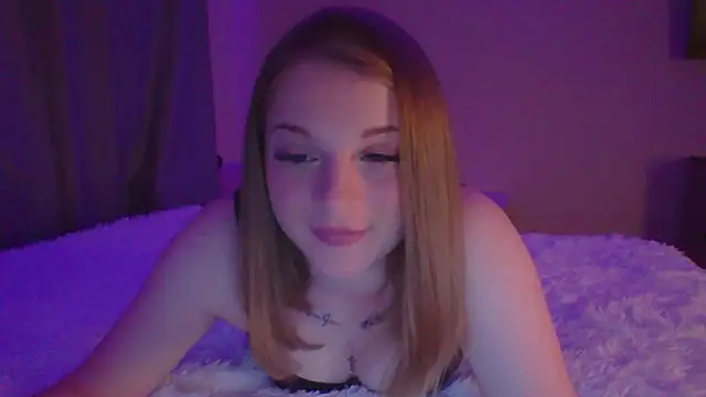 Snapshot of Star_Girlish chatting on September 18, 9:06 pm Star Girlish online show from September 18, 9:06 pm