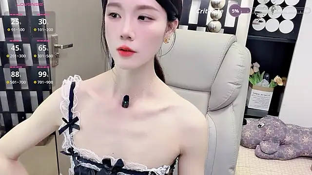 Yueyue-MM online show from April 28, 2:10 am