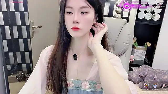 Snapshot of Yueyue-MM chatting on June 30, 1:50 am Yueyue-MM online show from June 30, 1:50 am
