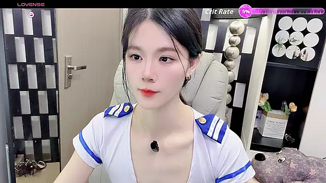 Snapshot of Yueyue-MM chatting on July 6, 3:03 pm Yueyue-MM online show from July 6, 3:03 pm