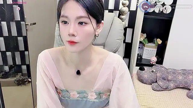 Snapshot of Yueyue-MM chatting on July 14, 10:21 am Yueyue-MM online show from July 14, 10:21 am