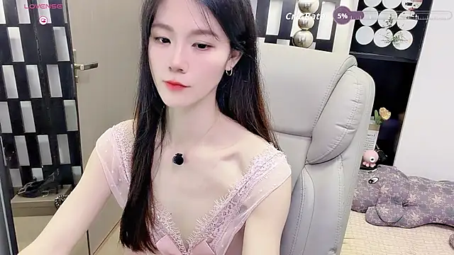 Snapshot of Yueyue-MM chatting on July 18, 1:54 am Yueyue-MM online show from July 18, 1:54 am