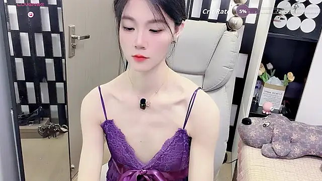 Snapshot of Yueyue-MM chatting on July 27, 2:40 am Yueyue-MM online show from July 27, 2:40 am