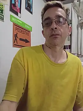 Snapshot of dinho_carioca chatting on June 10, 5:01 pm dinho carioca online show from June 10, 5:01 pm