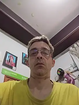 Snapshot of dinho_carioca chatting on June 14, 3:25 pm dinho carioca online show from June 14, 3:25 pm