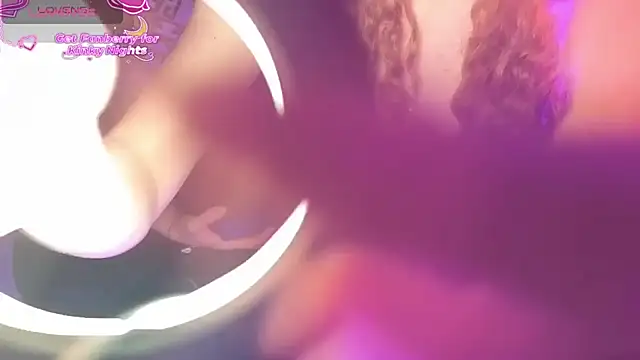 Snapshot of JuliCarl chatting on February 19, 2:02 pm JuliCarl online show from February 19, 2:02 pm