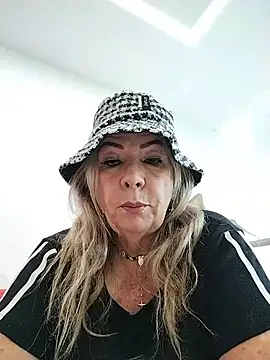 Snapshot of _SARAI_DUPONT chatting on July 30, 2:38 pm SARAI DUPONT online show from July 30, 2:38 pm