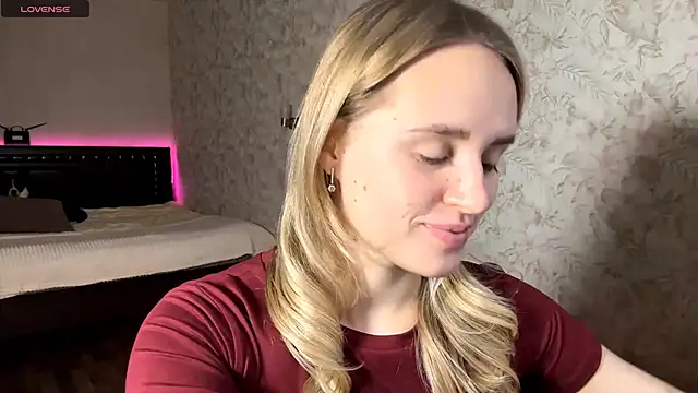 ElisabetLorney online show from December 2, 8:08 am