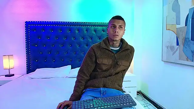 Damian and roxanne online show from December 2, 12:32 pm