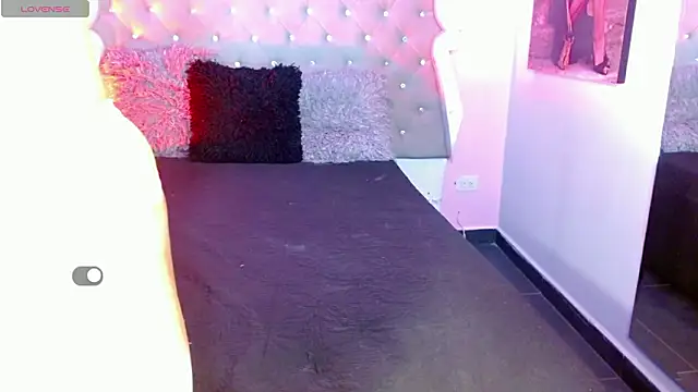 Honey Moontsts online show from February 23, 12:24 pm