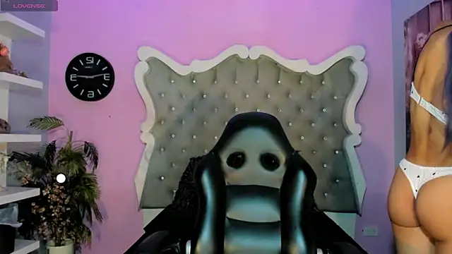 Snapshot of Honey_Moontsts chatting on May 19, 11:38 am Honey Moontsts online show from May 19, 11:38 am