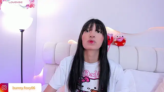 foxybunny online show from March 14, 4:40 am