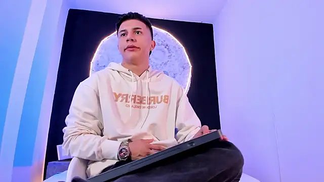 liaamsmiith  online show from October 25, 12:23 pm