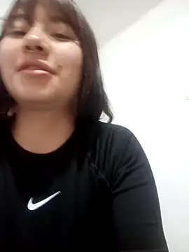 Snapshot of Zulema_R1 chatting on May 8, 9:42 pm Zulema R1 online show from May 8, 9:42 pm