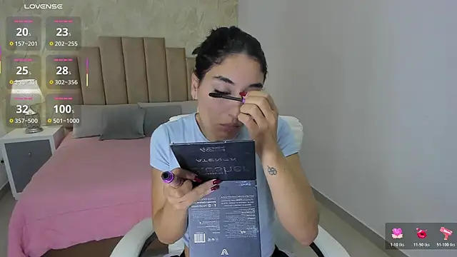 Scarlett 12 online show from February 24, 11:30 am