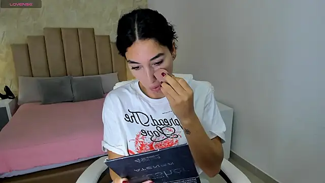 Scarlett 12 online show from February 26, 11:31 am