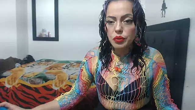 Snapshot of monica_loveet chatting on October 16, 8:32 pm monica loveet online show from October 16, 8:32 pm