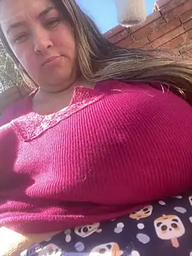Snapshot of bruna438 chatting on June 16, 2:41 pm bruna438 online show from June 16, 2:41 pm