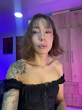 Snapshot of AnnaKimm chatting on August 3, 10:35 pm AnnaKimm online show from August 3, 10:35 pm