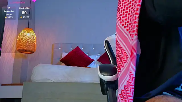 Thaiel Fosteer online show from November 10, 7:07 am