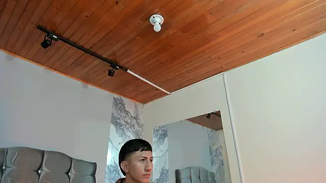 oliver mr  online show from February 3, 7:41 pm