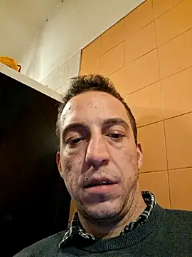 Snapshot of strangerwild chatting on November 20, 6:24 am strangerwild online show from November 20, 6:24 am