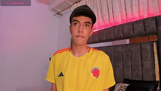 Snapshot of dylan_202520_ chatting on October 11, 11:47 pm dylan 202520 online show from October 11, 11:47 pm