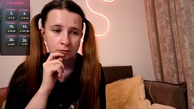  Linett  online show from November 17, 7:41 pm