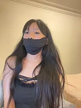 Snapshot of Minnie-2025 chatting on June 13, 4:27 pm Minnie-2025 online show from June 13, 4:27 pm