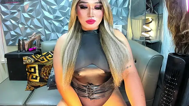 Snapshot of DOMINANT_10inchsCOCK chatting on May 28, 10:29 pm DOMINANT 10inchsCOCK online show from May 28, 10:29 pm