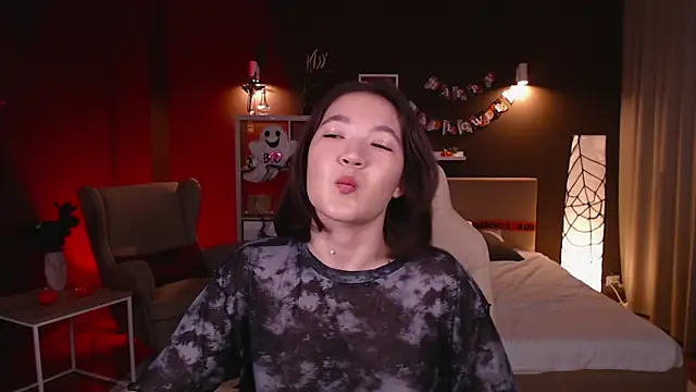 Snapshot of Halle_Berrry chatting on October 23, 2:05 pm Halle Berrry online show from October 23, 2:05 pm