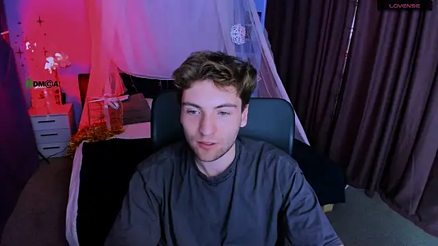 Snapshot of joseph_bear_ chatting on January 6, 8:34 pm joseph bear online show from January 6, 8:34 pm