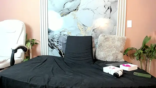  online show from February 12, 12:33 pm